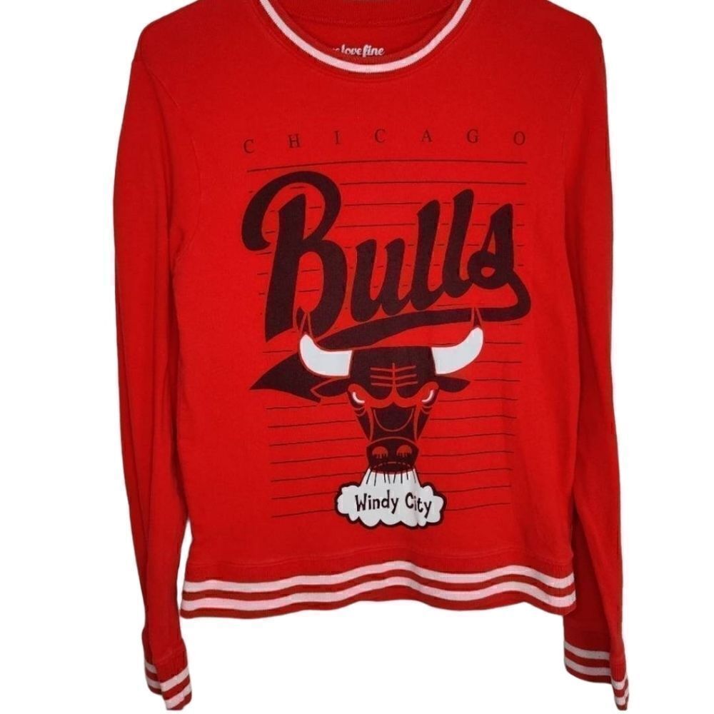 We Love Fine Chicago Bulls Crew Neck Sports Pull Over